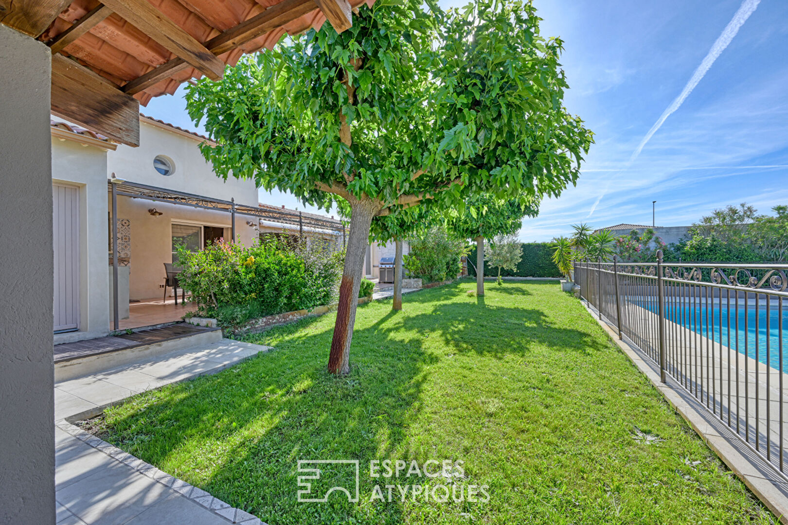 Maison familiale et son appartement – village à 10min d’Arles