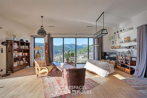 A perched nest, offering a breathtaking view in the Cévennes