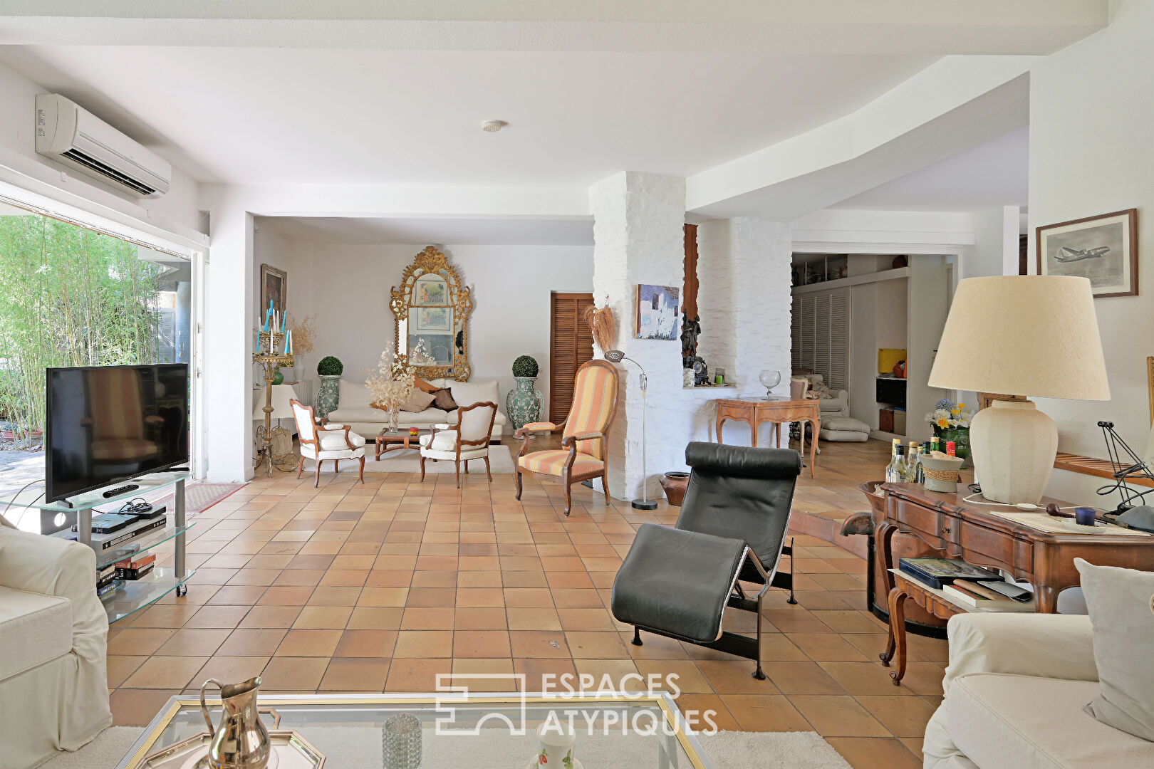 Exceptional rooftop villa in Nîmes with garden, swimming pool and view