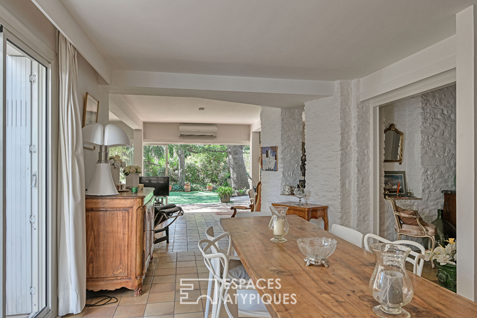 Exceptional rooftop villa in Nîmes with garden, swimming pool and view