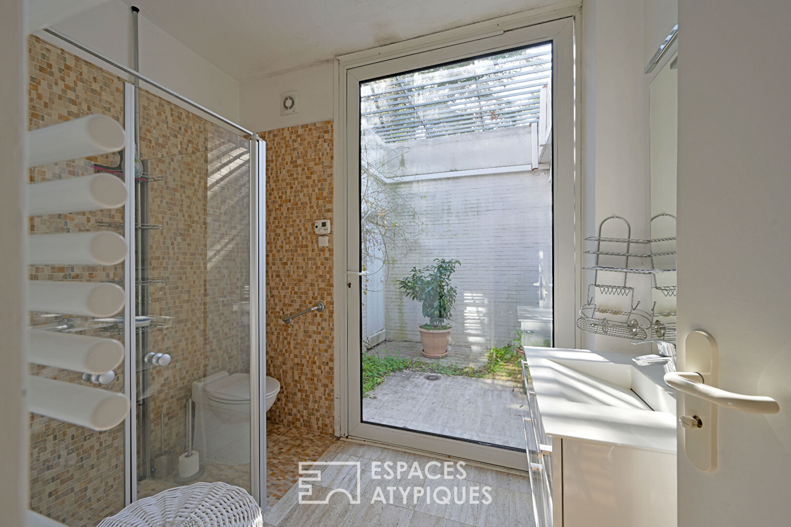 Appartement sur le toit d’exception à Nîmes avec jardin, piscine et vue