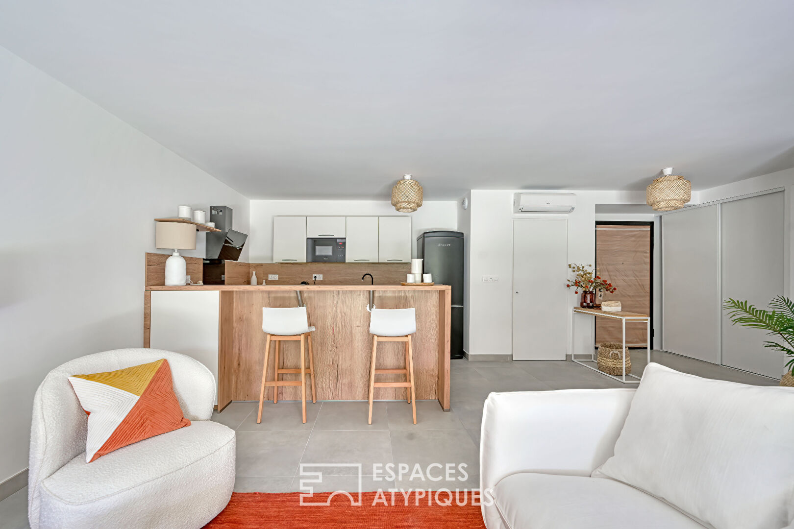 Apartment with terrace, garages and elevator Camplanier district