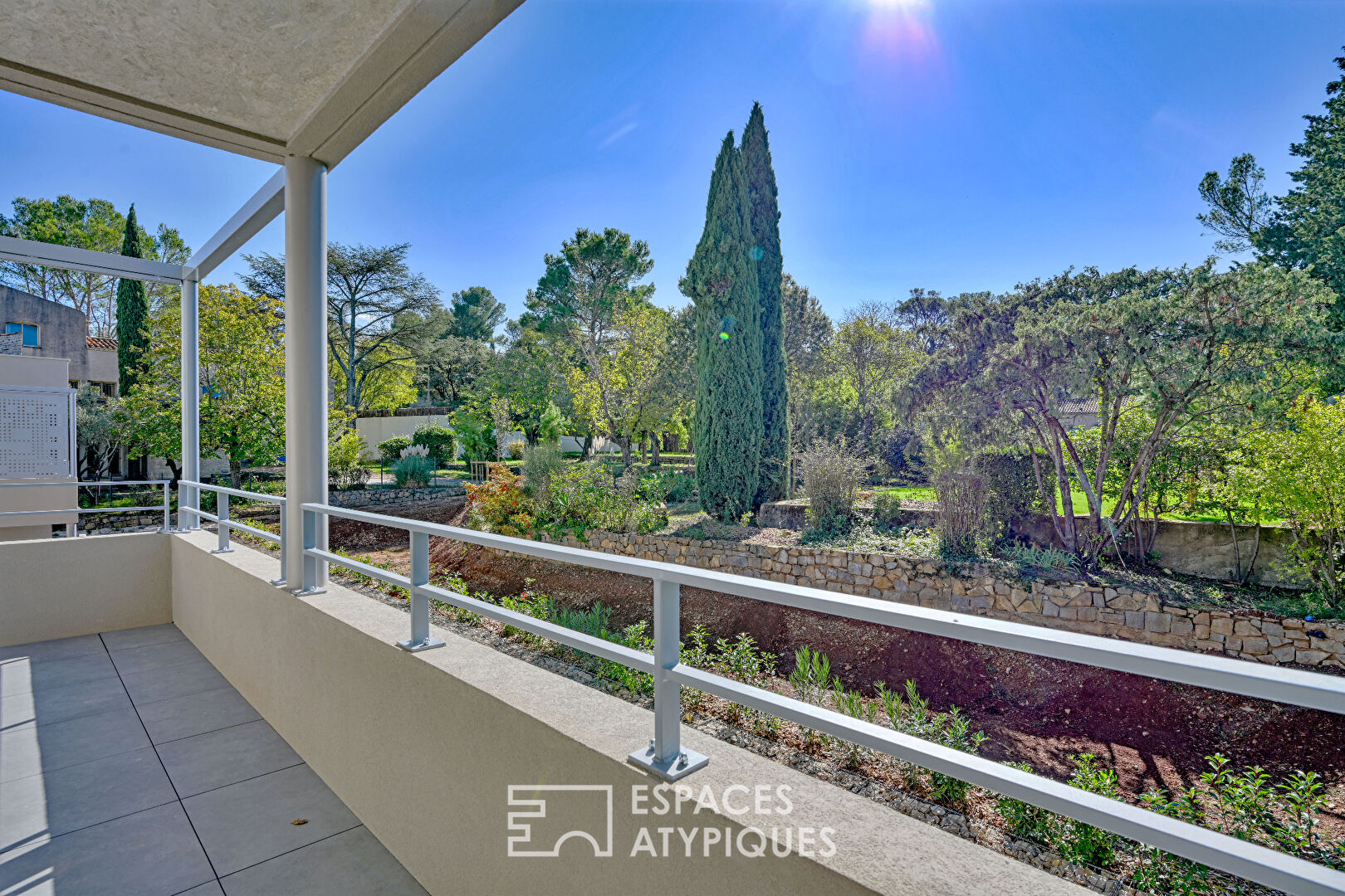 Appartement P3 avec terrasse, garages et ascenseur quartier Camplanier