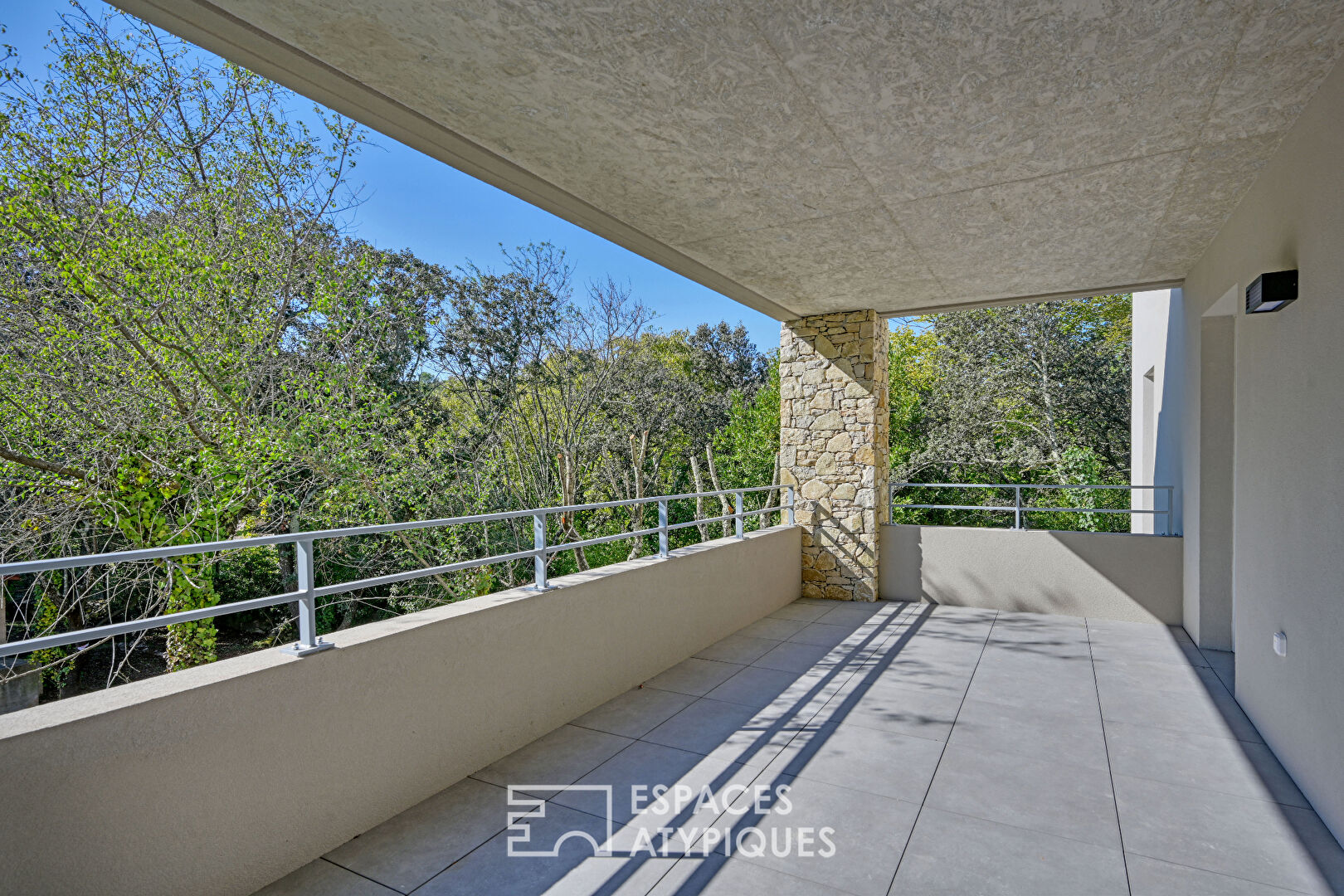 Appartement P3 avec terrasse, garages et ascenseur quartier Camplanier