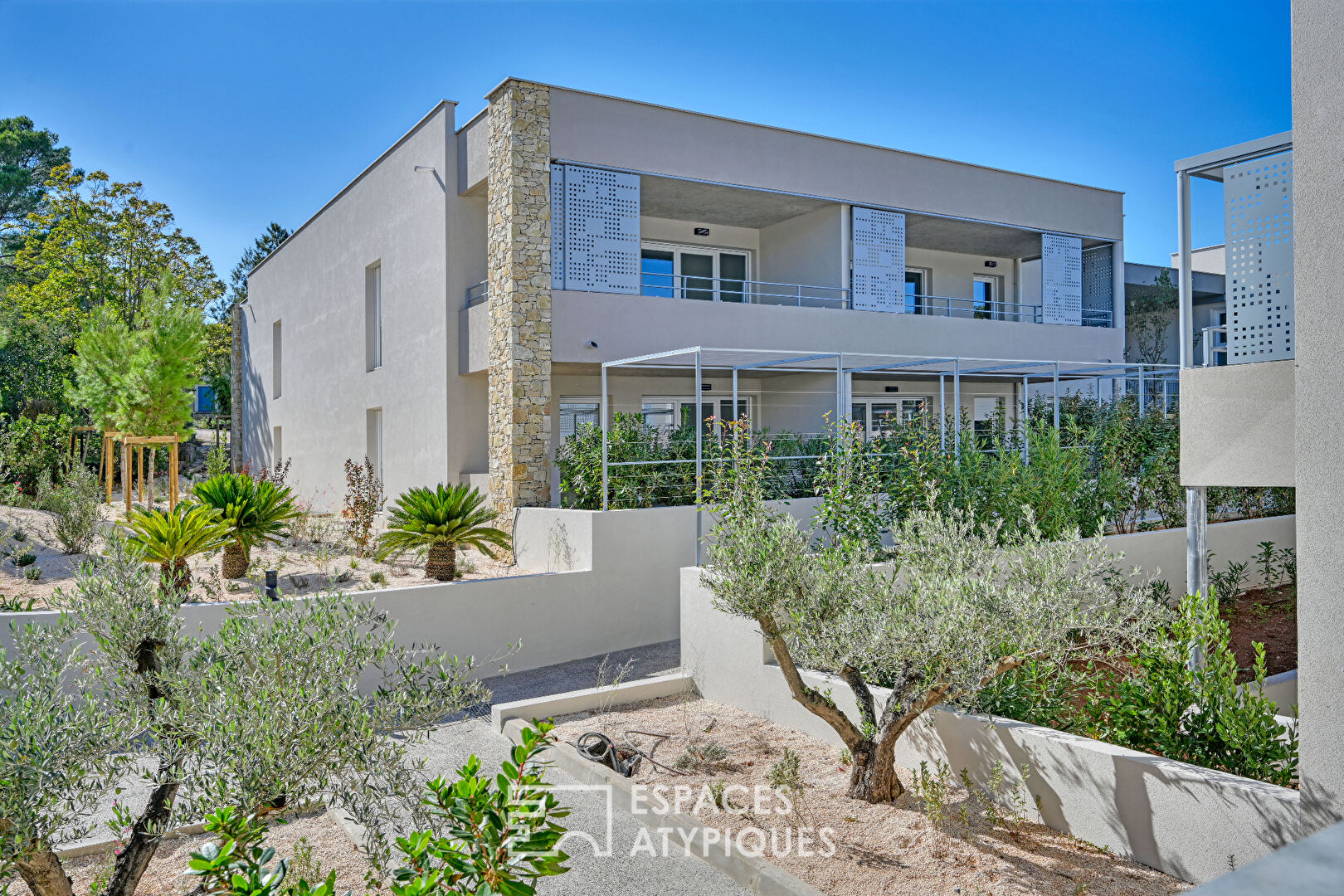 Appartement P3 avec terrasse, garages et ascenseur quartier Camplanier