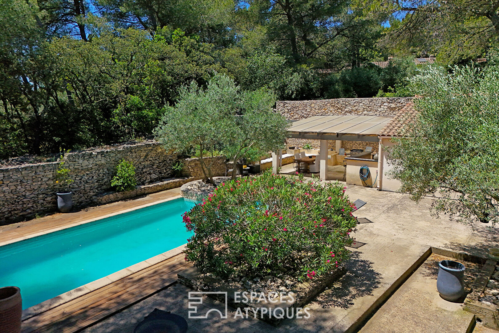Charming renovated mazet with swimming pool