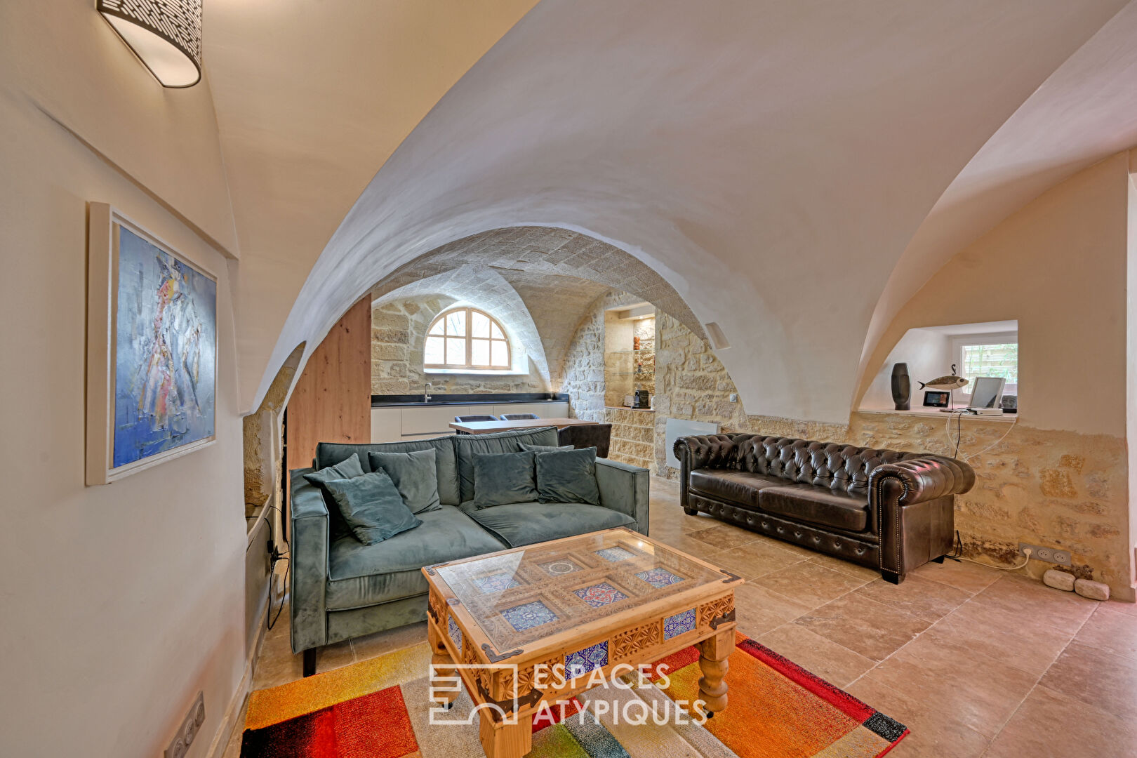 Superb apartment and its private courtyard on Place du Duché