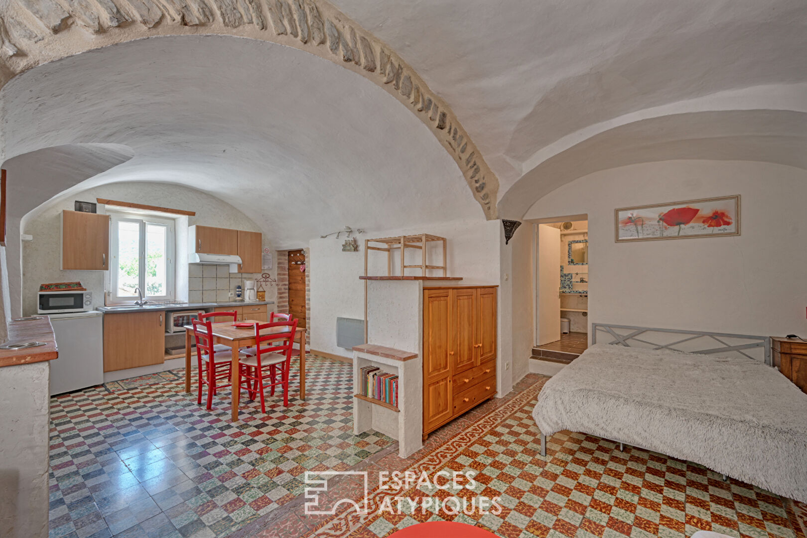 Magnificent renovated silkworm farm in the heart of the village