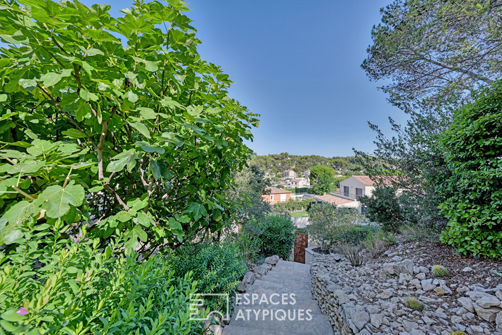 Maison à la vue dégagée et son gîte indépendant