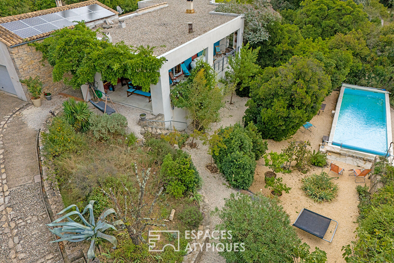 Artist’s villa in the heart of nature