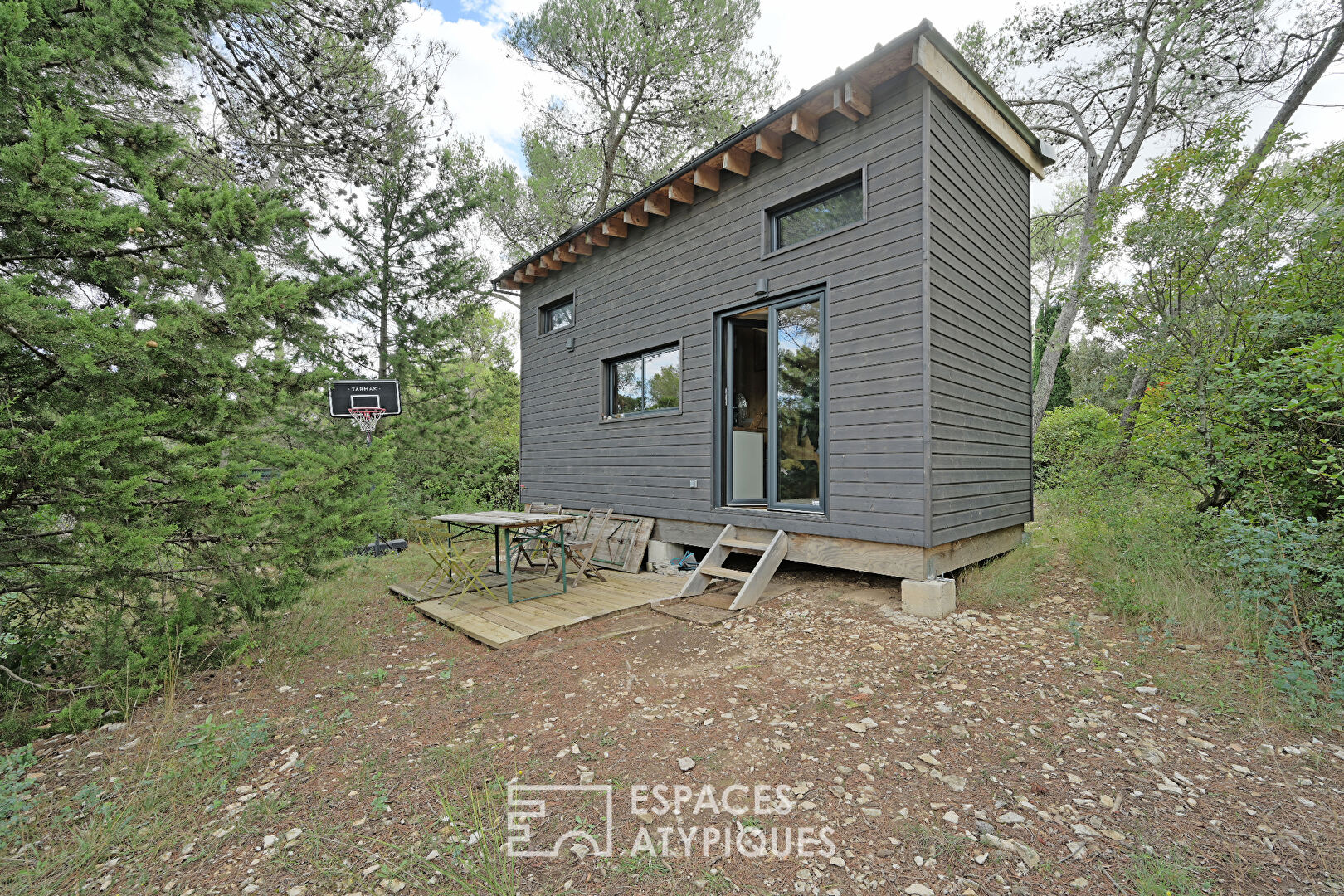 Bastide contemporaine avec piscine et tiny house au coeur de la nature