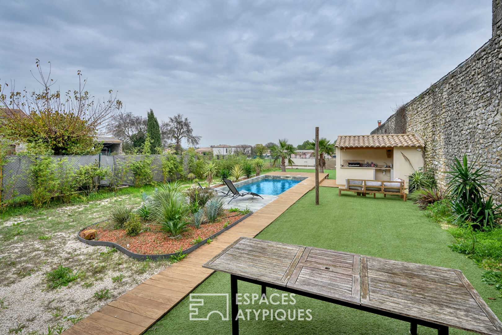 Unique renovated wine barn with swimming pool