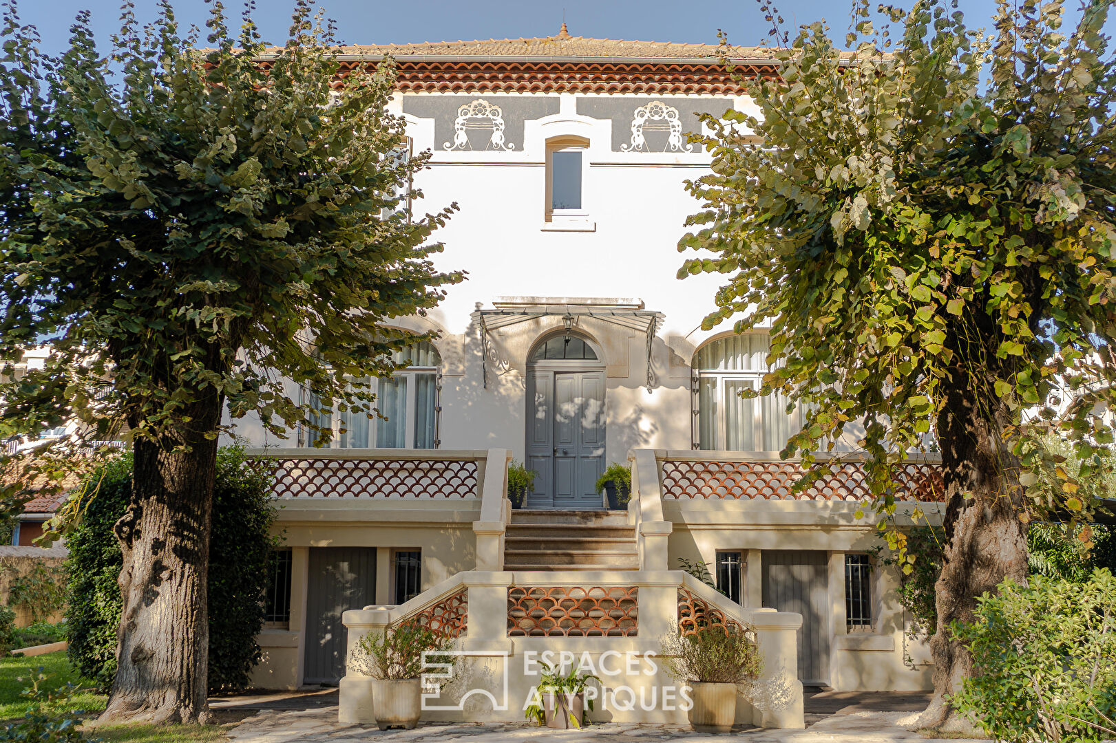 Renovated mansion with garden and swimming pool