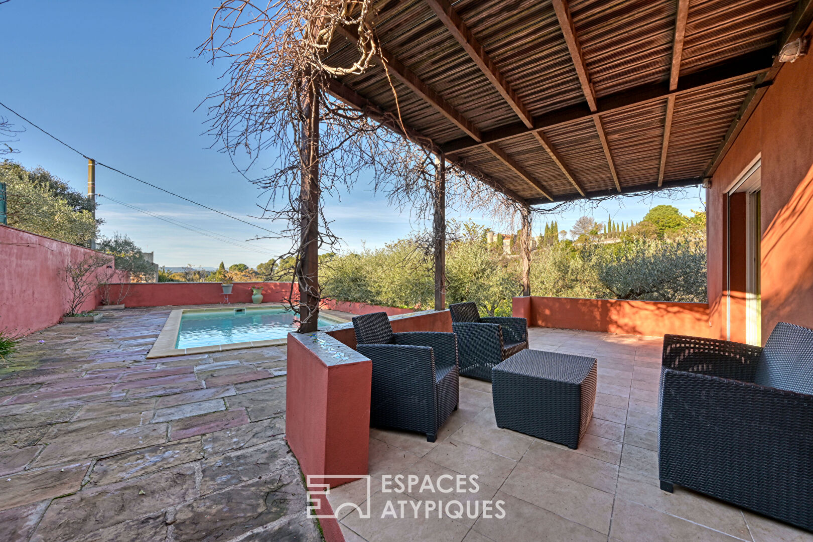 Villa avec piscine et vue panoramique