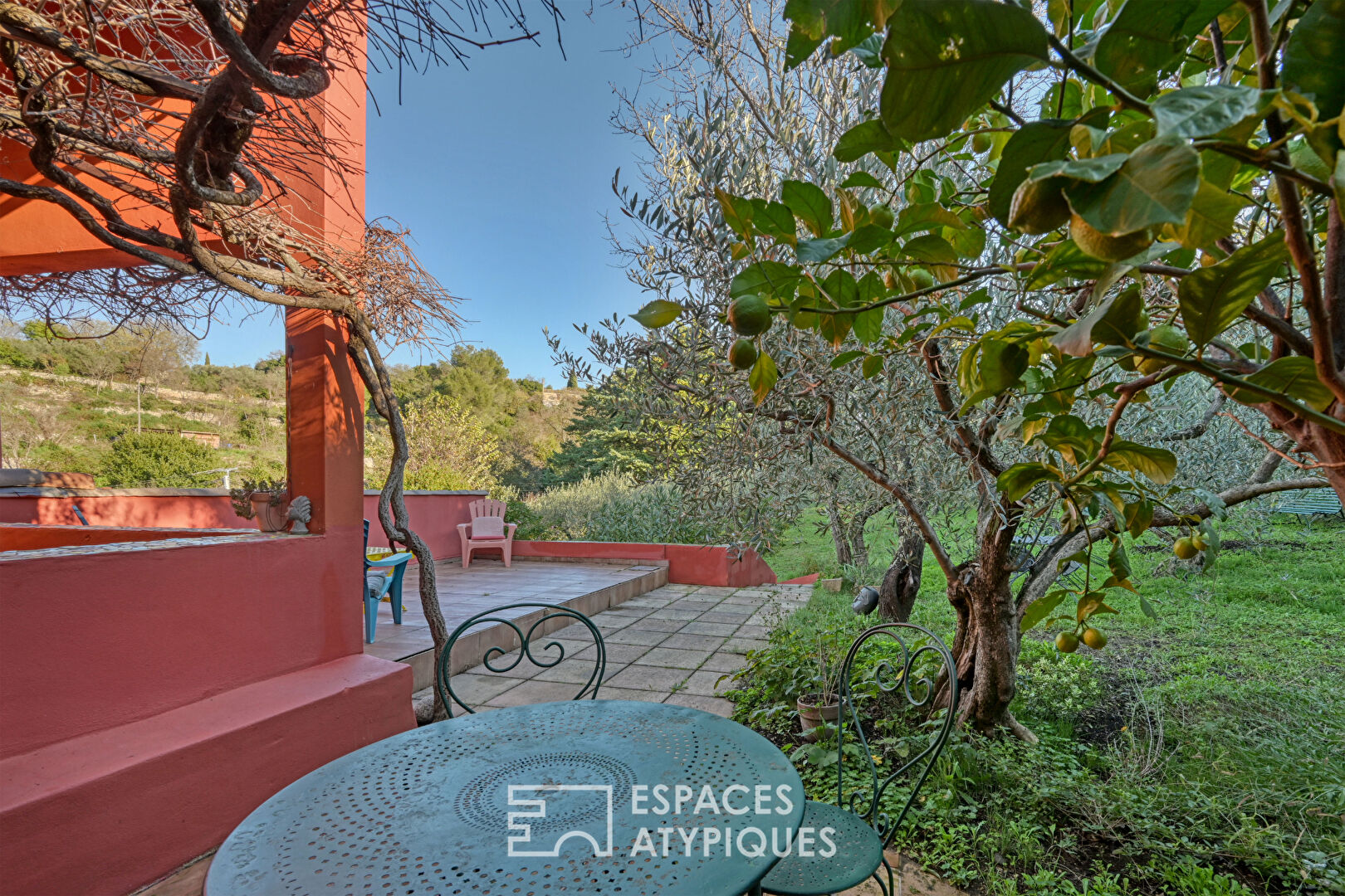 Villa with swimming pool and panoramic view