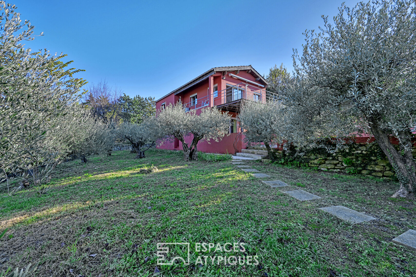 Villa with swimming pool and panoramic view