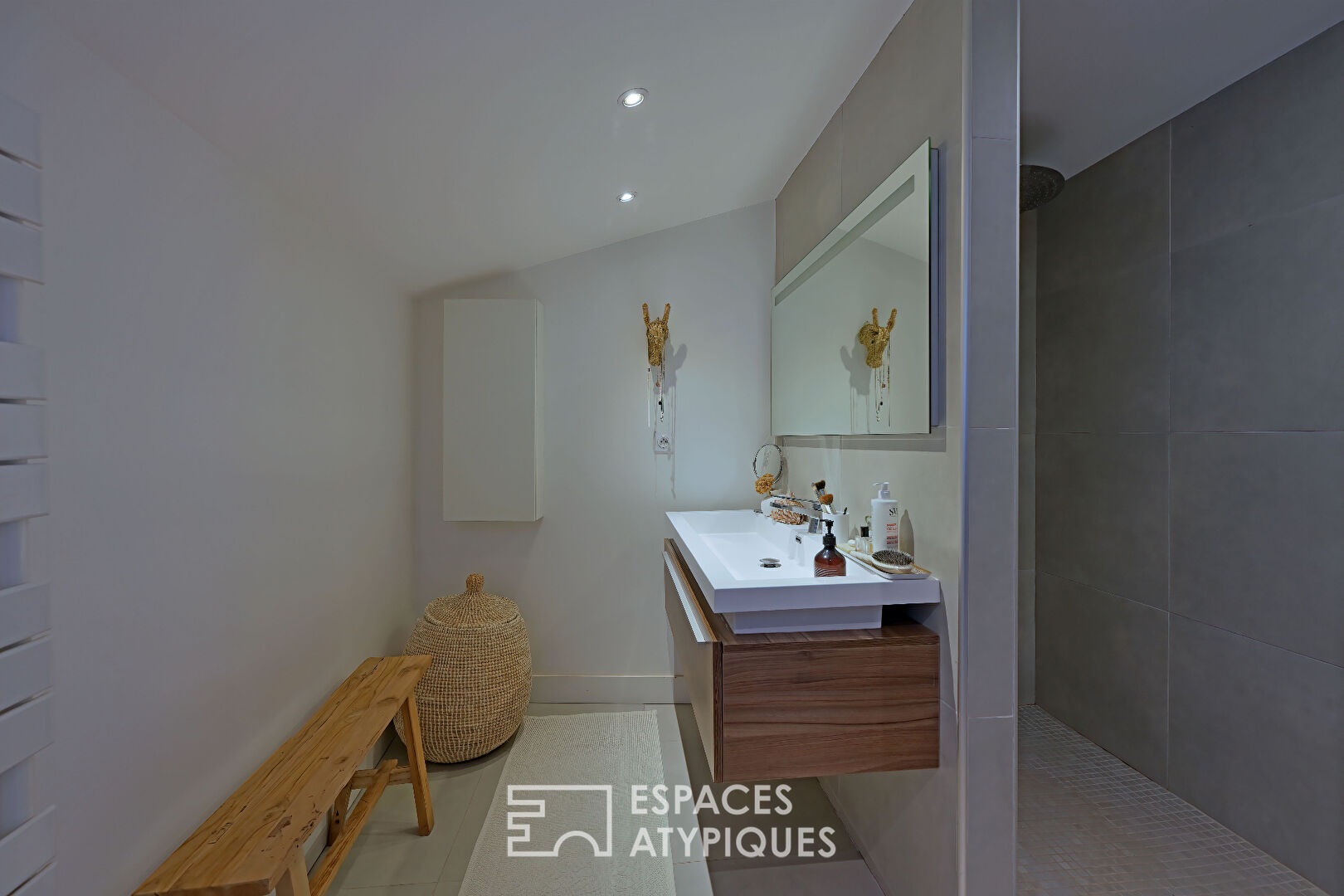 Appartement esprit maison de ville avec terrasses et vue imprenable – Nîmes, Quartier Jean Jaurès