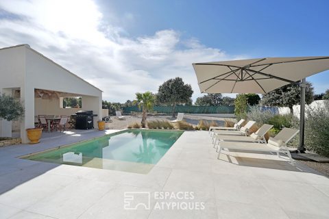 Villa contemporaine neuve avec vue imprenable sur la nature à Nîmes