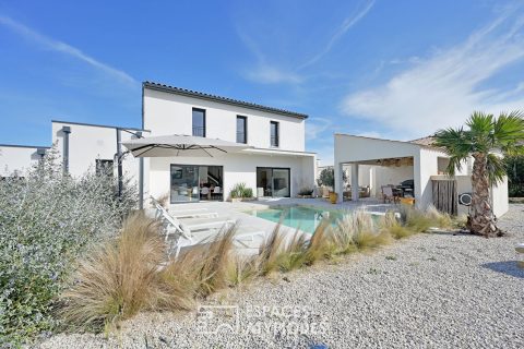 New contemporary villa with breathtaking views of nature in Nîmes