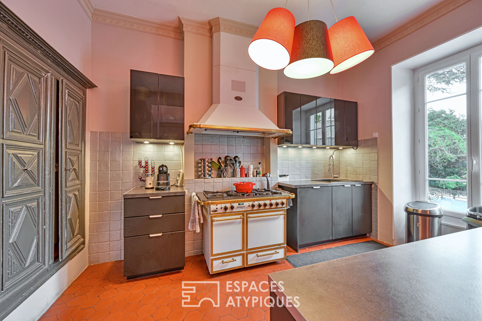 Prestigious apartment with swimming pool, in the heart of the city