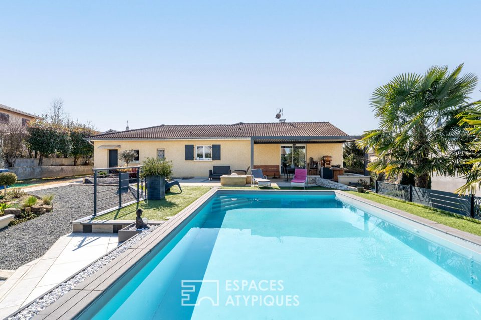 Maison de plain-pied avec piscine et vue sur les monts du Beaujolais