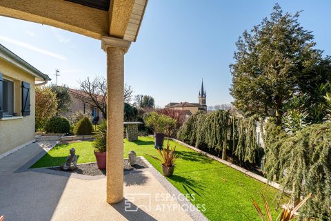 Maison de plain-pied avec piscine et vue sur les monts du Beaujolais