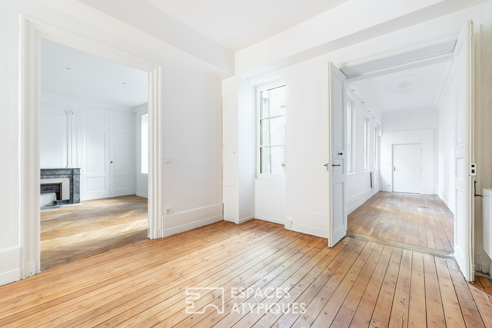 Renovated old apartment on Rue Nationale