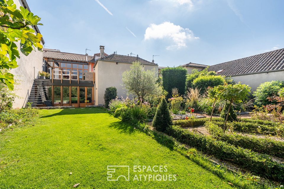 Maison de ville avec terrasse et jardin au coeur du Beaujolais