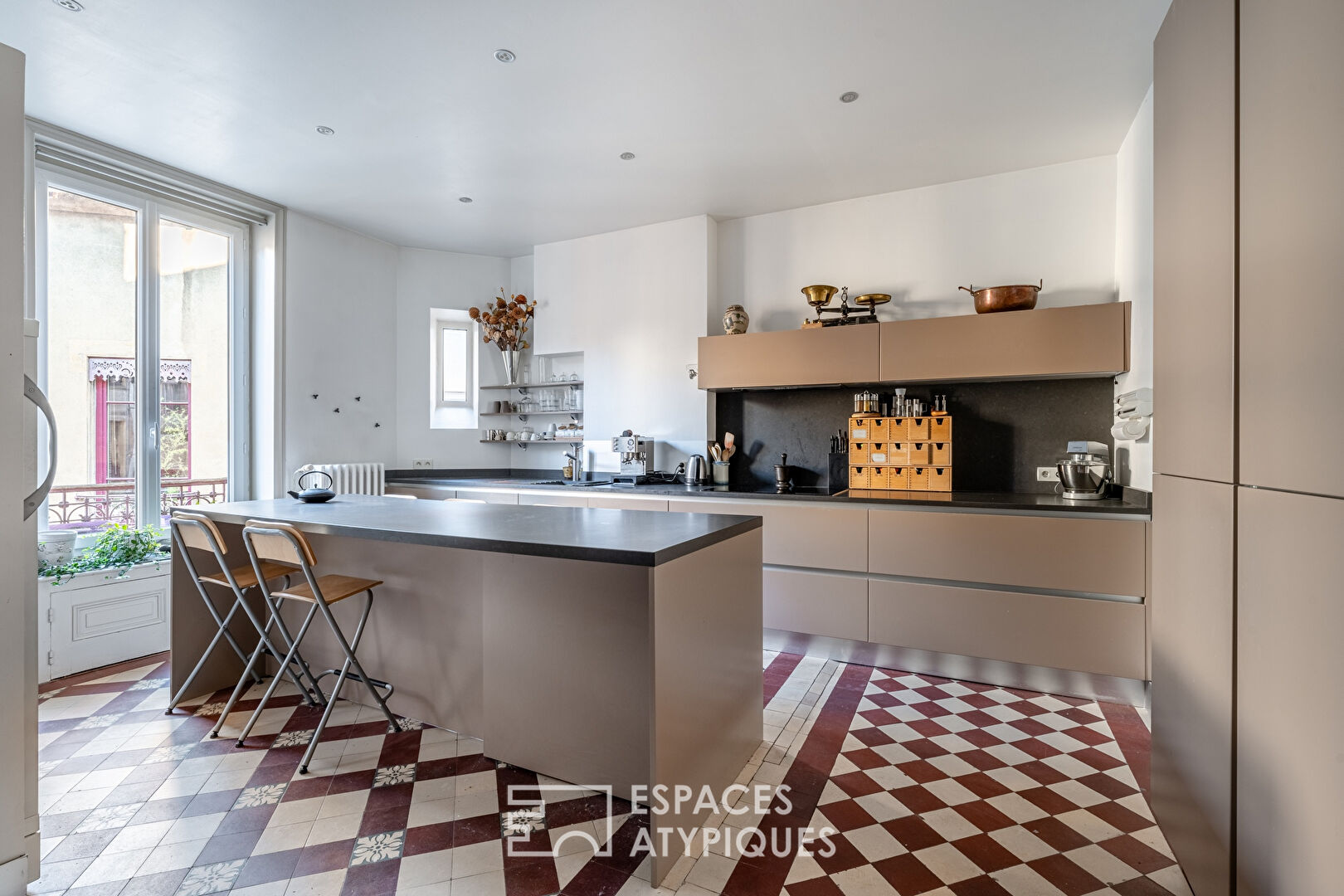 Refined apartment in the heart of Calade