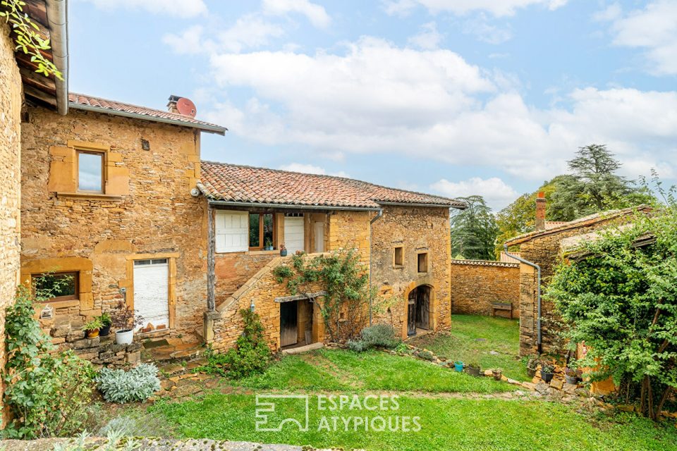 Maison en pierres dorées avec fort potentiel