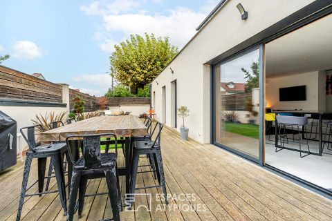 Loft-style apartment with large terrace