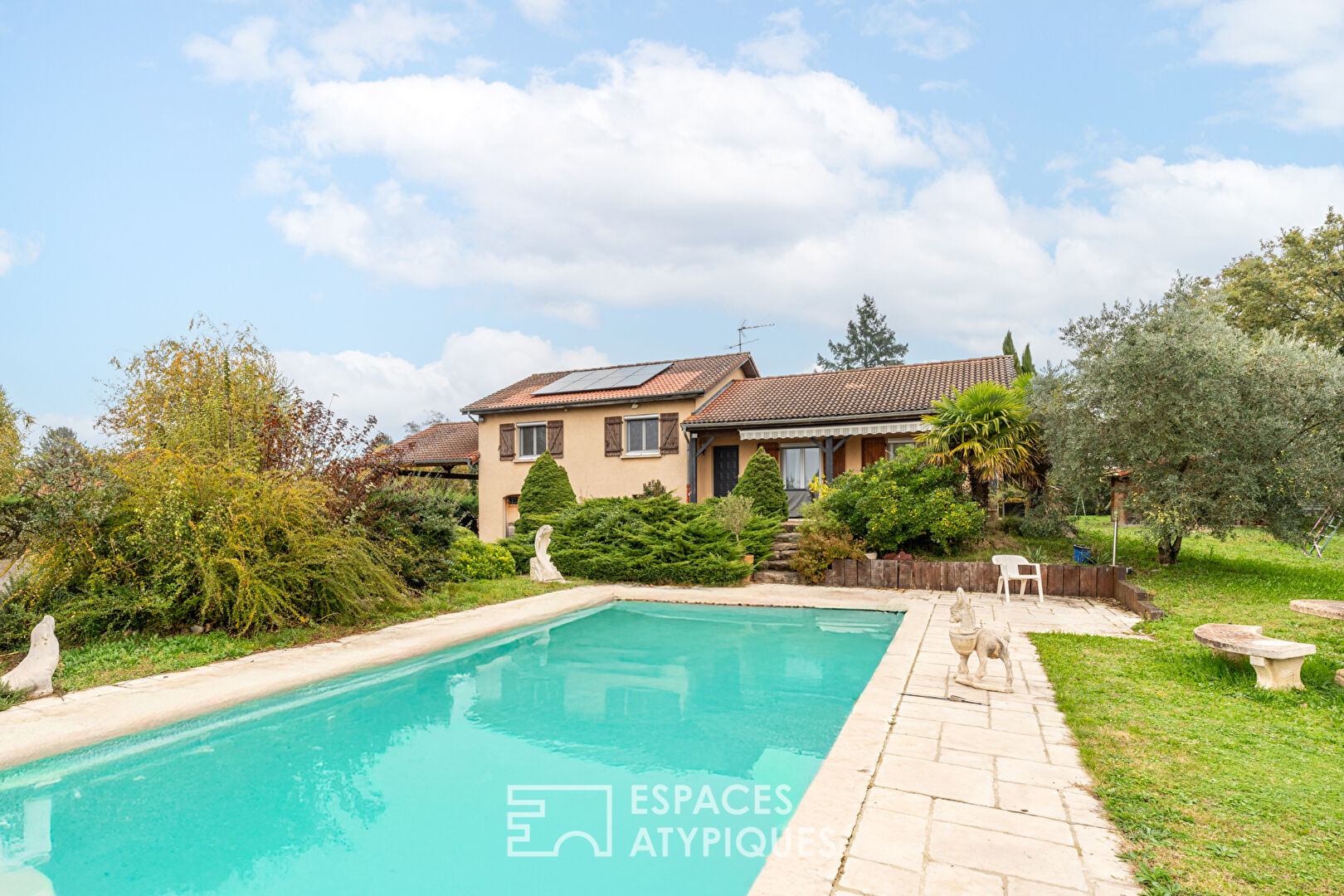 Maison avec piscine sur les hauteurs de Montmerle-sur-Saône