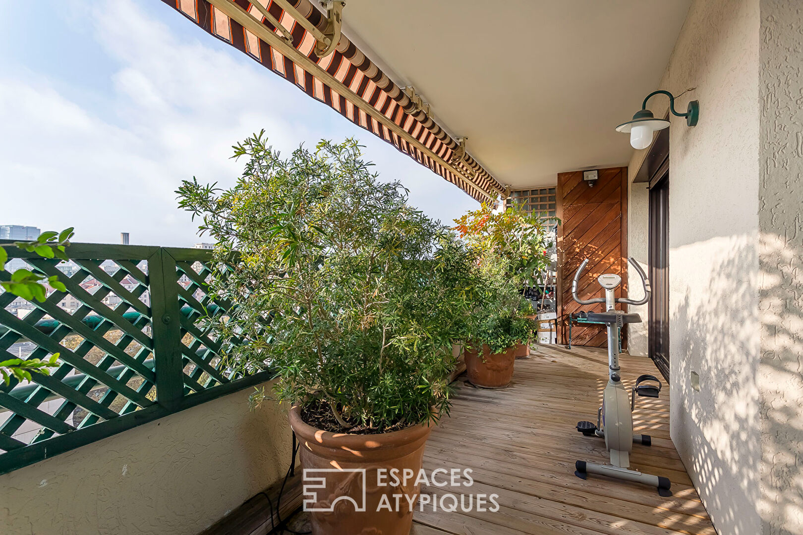 Appartement dernier étage avec terrasse et vue imprenable sur le Grand Lyon