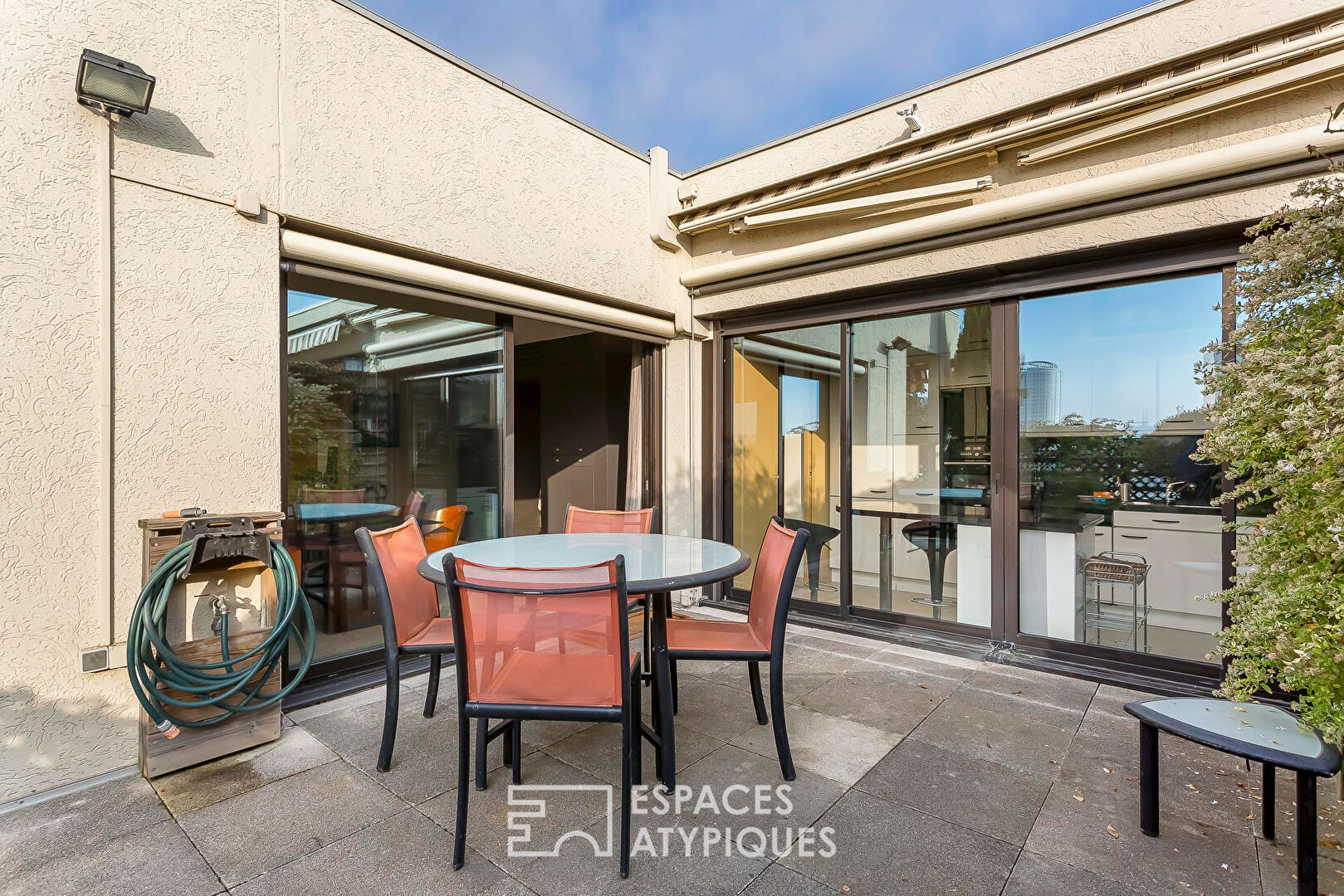 Appartement dernier étage avec terrasse et vue imprenable sur le Grand Lyon