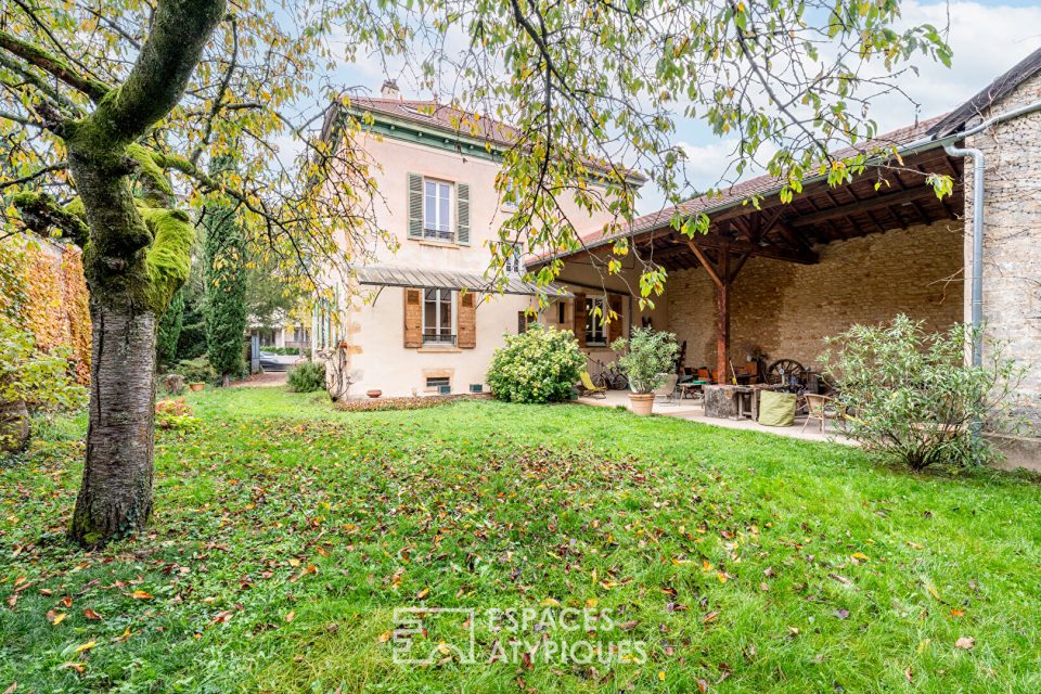 Maison de maître avec jardin et dépendance au coeur de Villefranche Sur Saône