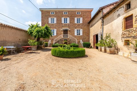 Elégant domaine viticole du XIXème avec dépendances et jardin.