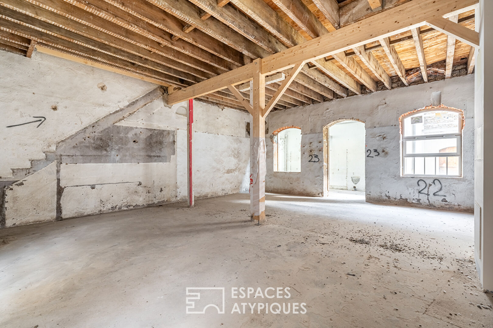 Plateau à aménager avec terrasse