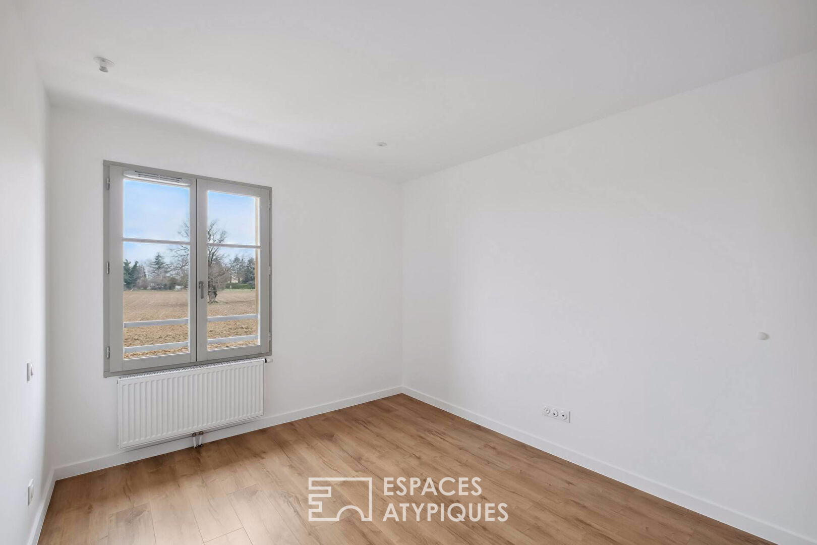 Duplex entièrement rénové et lumineux avec vue sur la campagne de Civrieux