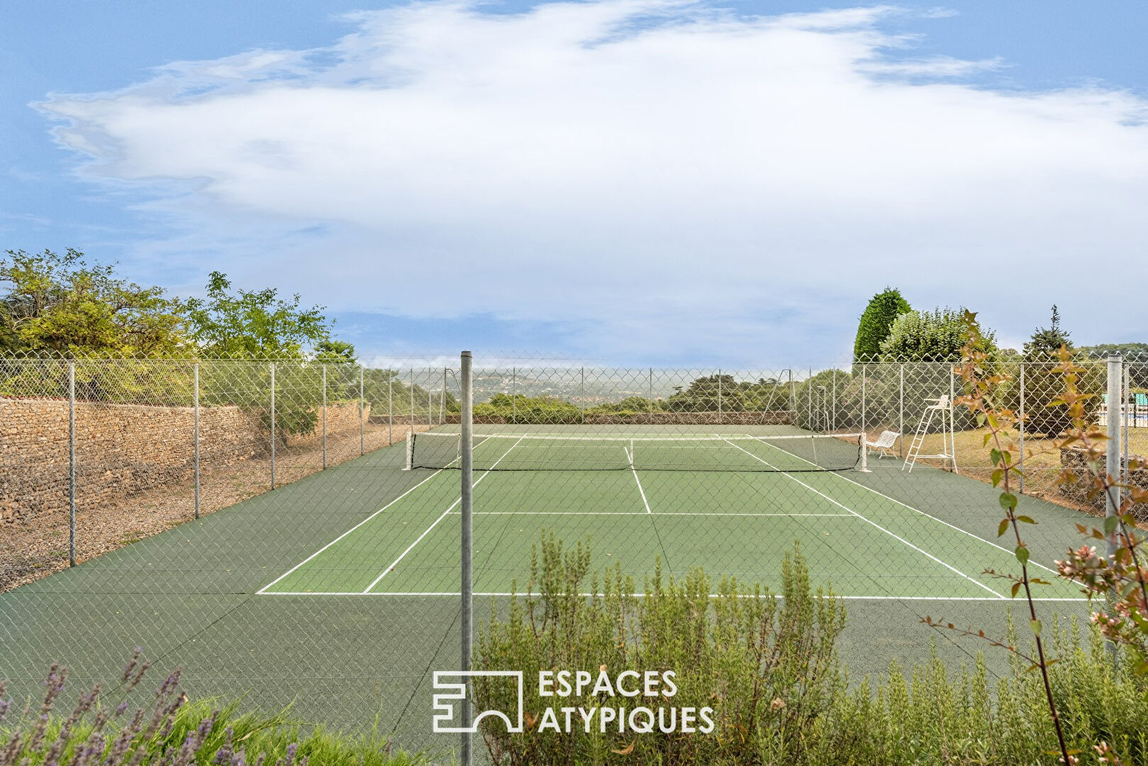 Appartement dans une charmante copropriété avec piscine et terrain de tennis