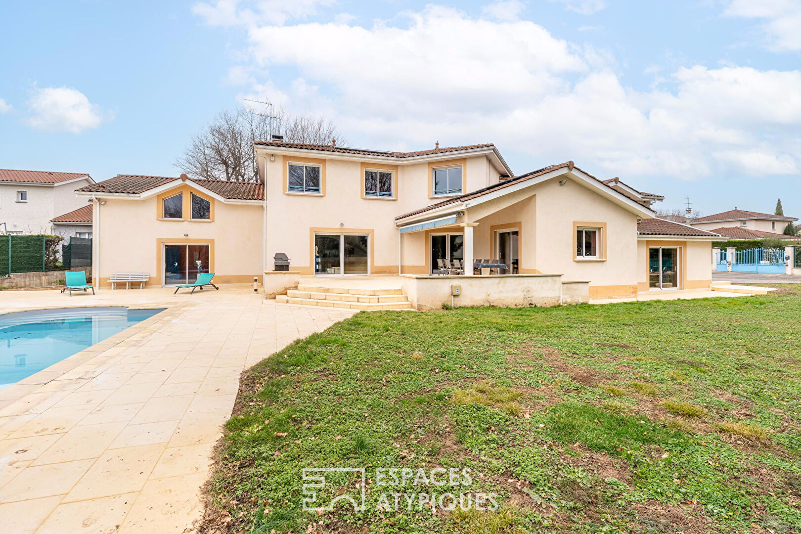 Villa contemporaine avec parc arboré au coeur de Belleville-en-Beaujolais