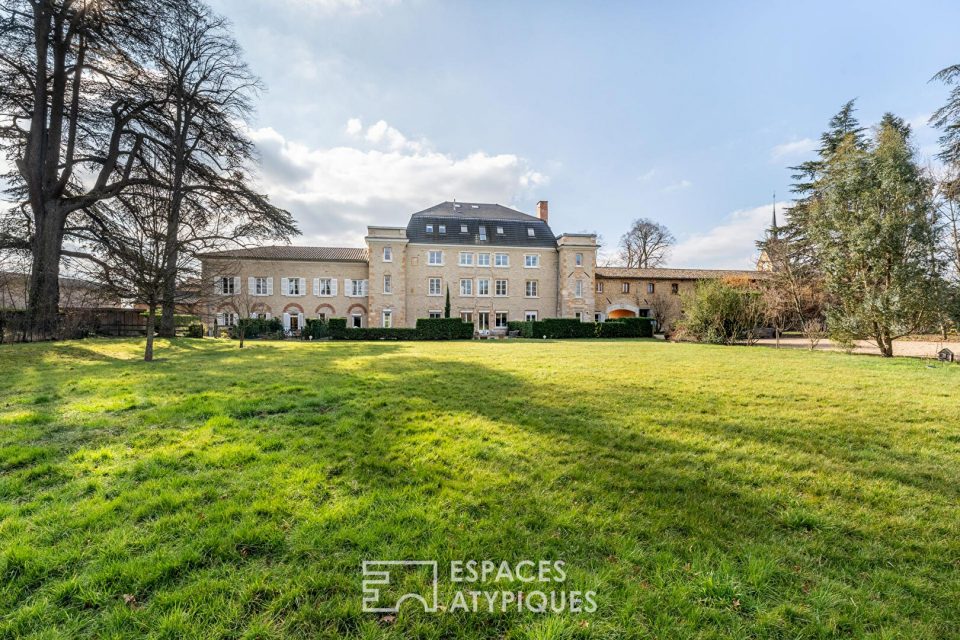 Charmant rez-de-jardin dans une ancienne batisse Bourgeoise en Pierres Dorées