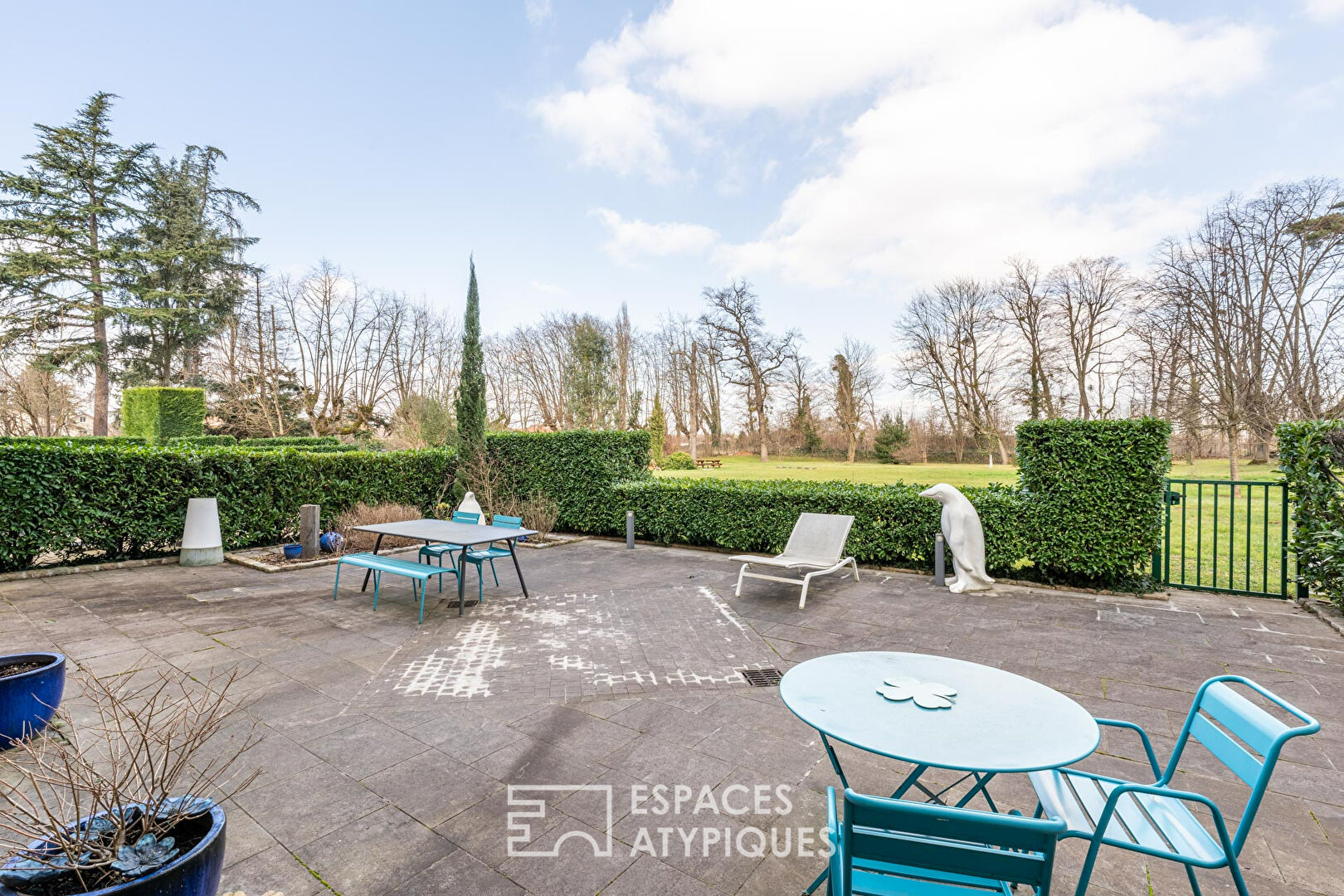 Charmant rez-de-jardin dans une ancienne bâtisse Bourgeoise en Pierres Dorées