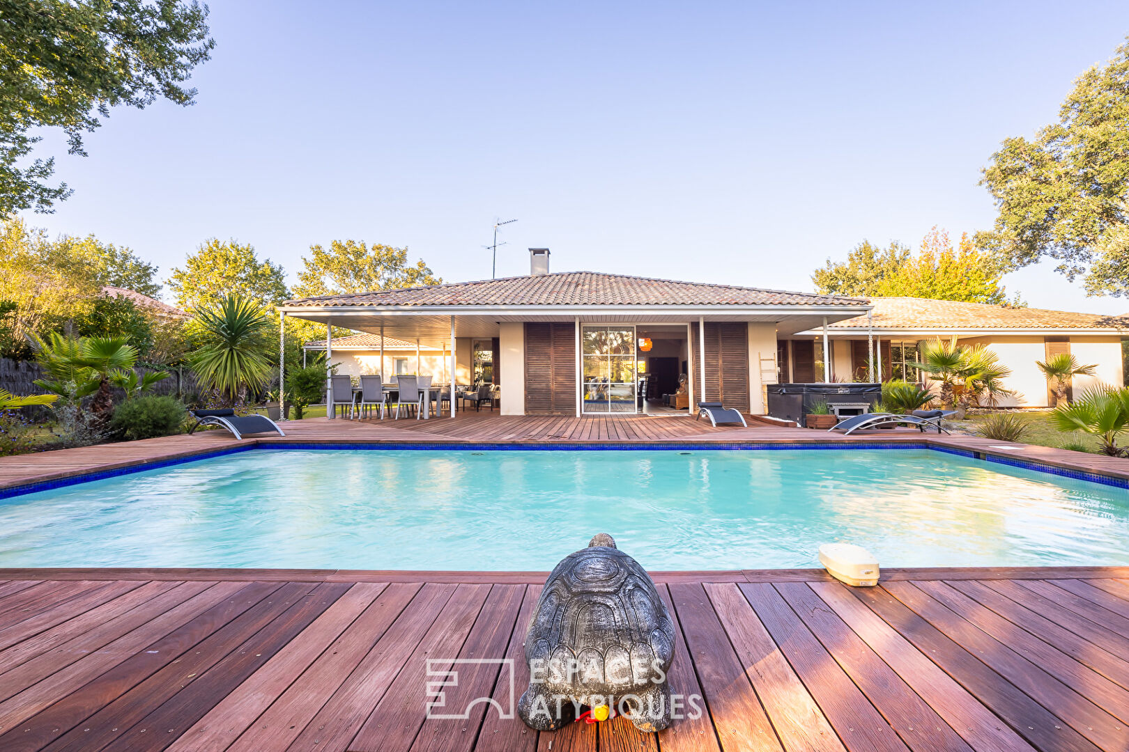 Charming exotic villa in the center of Biscarrosse