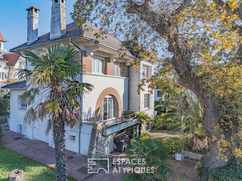 Character house on the second line in the center of Arcachon