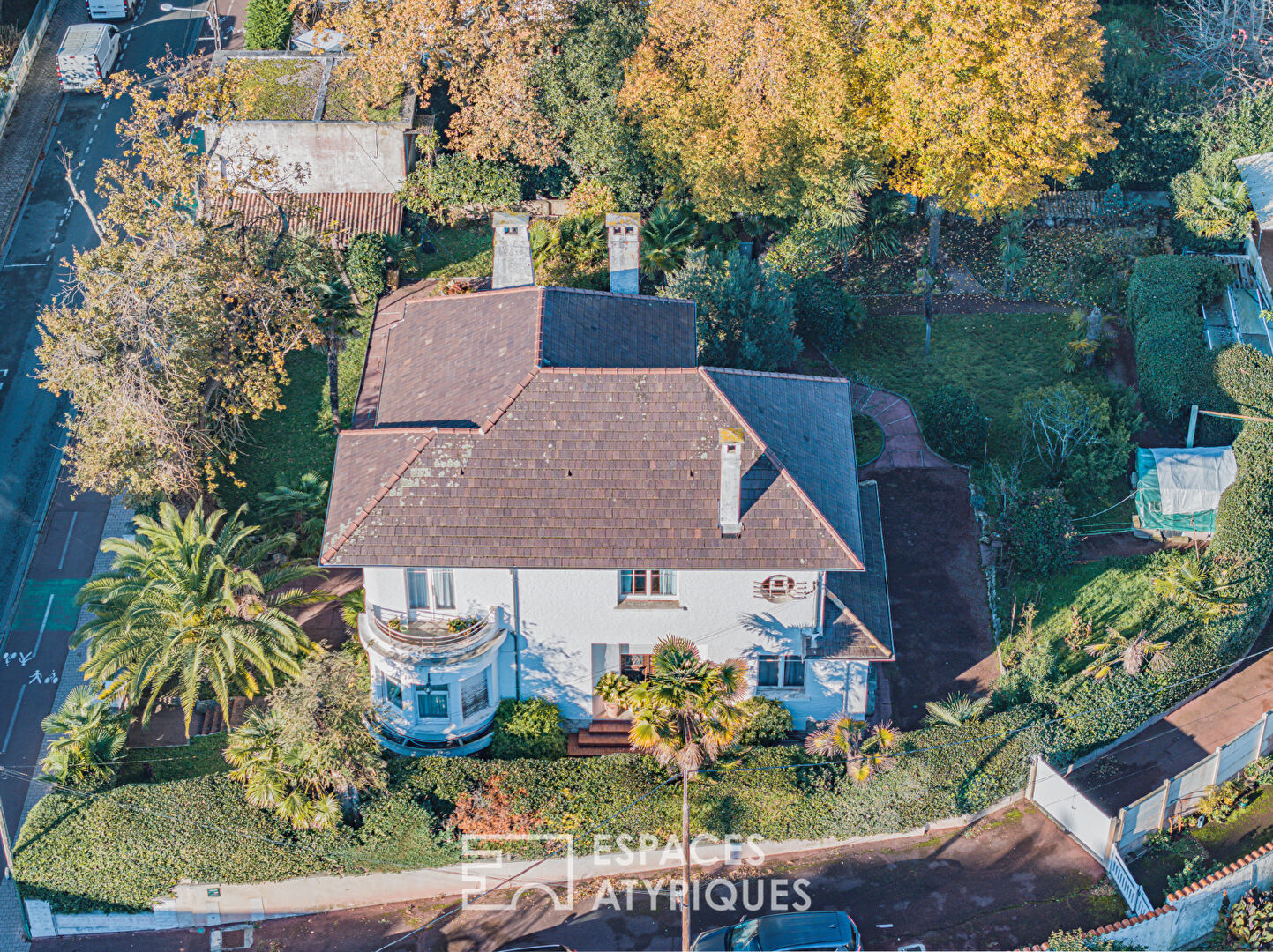 Character house on the second line in the center of Arcachon