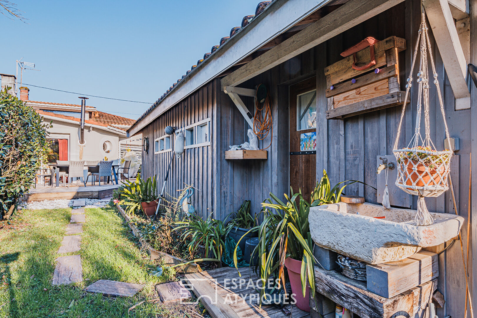 Jolie maison rénovée avec jardin au coeur de ville