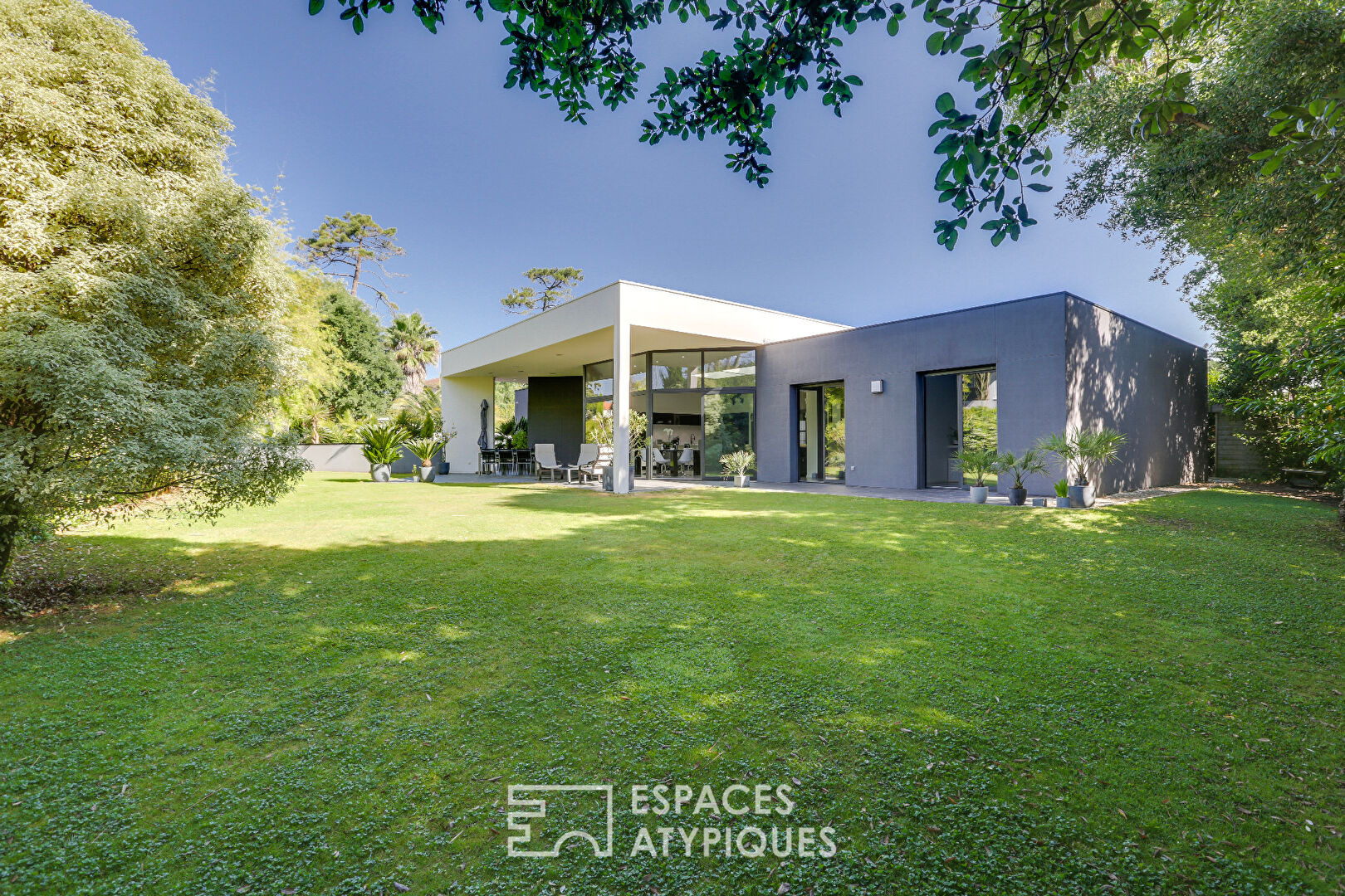 Villa d’architecte ultra-contemporaine aux portes de l’océan