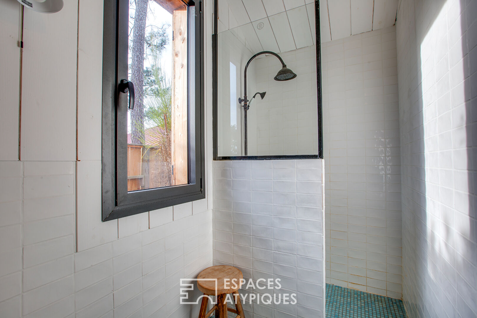 Modern chalet at the foot of the dune