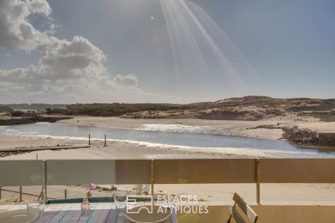 Apartment with panoramic view of lake and ocean