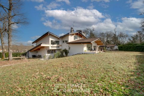 Maison d’architecte aux volumes uniques et géométriques